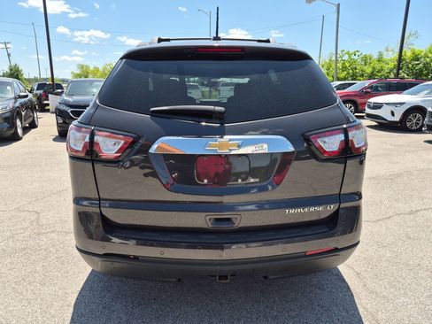 Used 2016 Chevrolet Traverse LT w/ Style and Technology Package FWD image 4