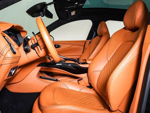 Used 2023 Aston Martin DBX AWD/4WD image 21