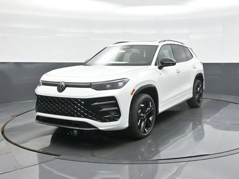 New 2026 Volkswagen Tiguan SE R-Line AWD/4WD image 3
