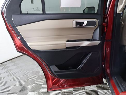 Used 2022 Ford Explorer XLT w/ Equipment Group 202A image 26