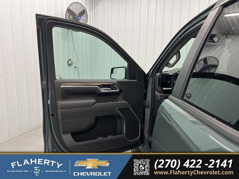 Used 2025 Chevrolet Silverado 1500 LT AWD/4WD image 8