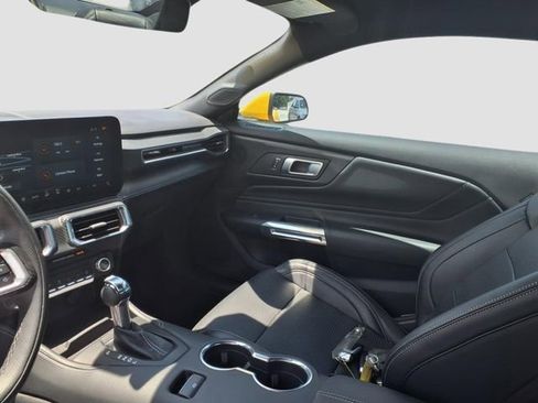 Used 2024 Ford Mustang Premium image 9