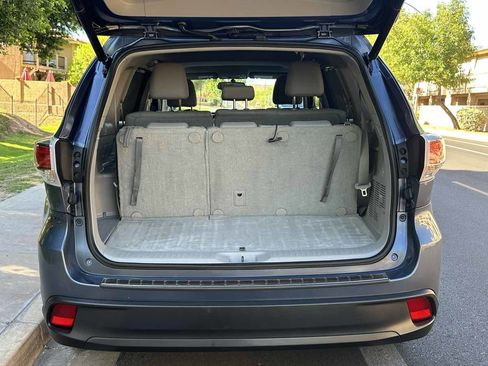 Used 2015 Toyota Highlander XLE FWD image 41