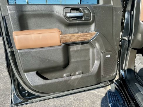 Used 2021 Chevrolet Silverado 1500 High Country w/ Technology Package image 43