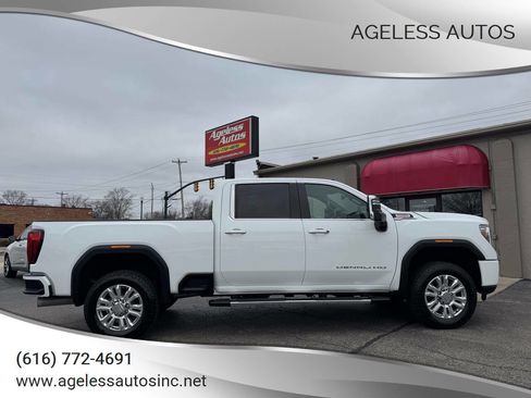 Used 2023 GMC Sierra 2500 Denali image 1