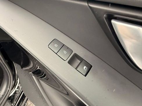 Used 2023 Kia Niro EX image 42