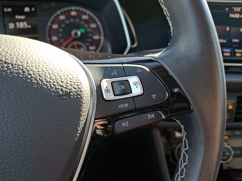 Used 2021 Volkswagen Jetta SE w/ SE Cold Weather Package image 21