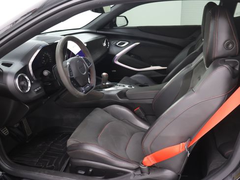 Used 2019 Chevrolet Camaro ZL1 RWD image 8