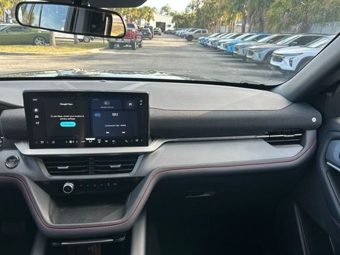 Used 2025 Ford Explorer ST-Line w/ ST-Line Street Pack image 17