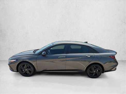 Used 2026 Hyundai Elantra Sport FWD image 8