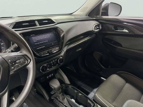 Used 2021 Chevrolet TrailBlazer LT w/ Convenience Package FWD image 31