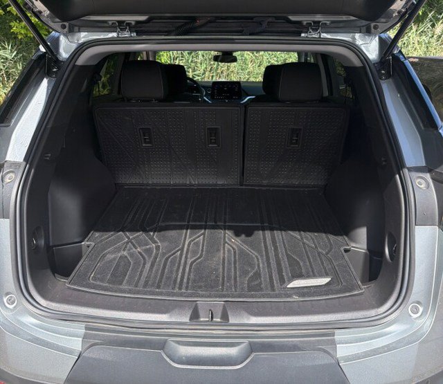 Used 2025 Chevrolet Blazer LT w/ Midnight/Sport Edition FWD image 3