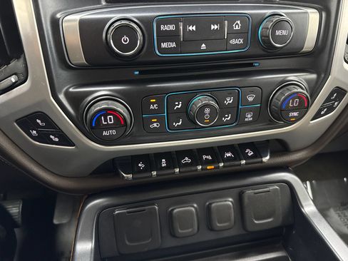 Used 2017 GMC Sierra 1500 SLT AWD/4WD image 30
