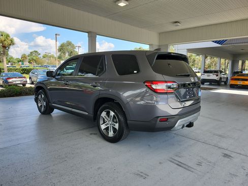 Used 2025 Honda Pilot EX-L image 3