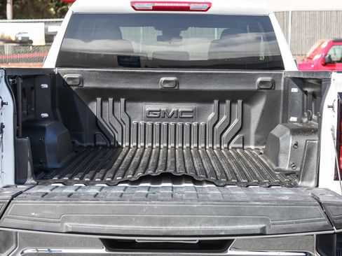 Used 2024 GMC Sierra 1500 SLE image 24