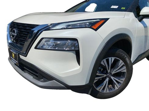 Used 2023 Nissan Rogue SV image 9