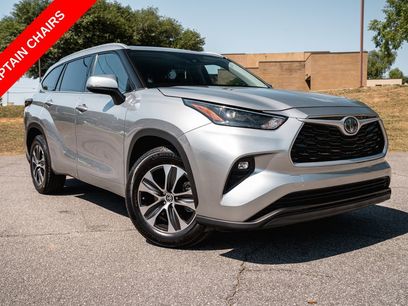 Used 2022 Toyota Highlander XLE