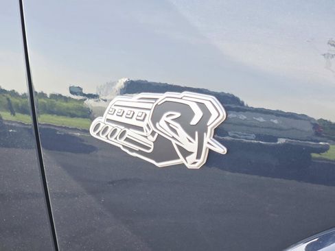 New 2026 RAM 1500 Laramie AWD/4WD image 19