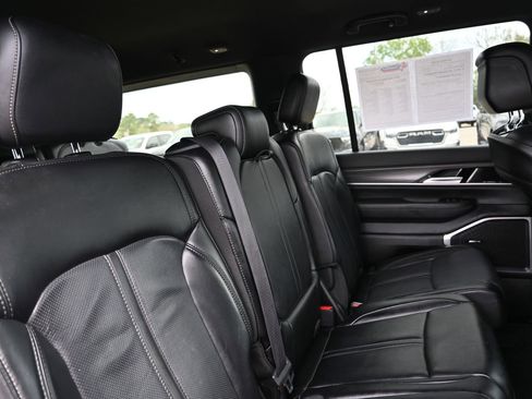 Used 2024 Jeep Wagoneer Series II w/ Flexible Seating Group RWD image 28