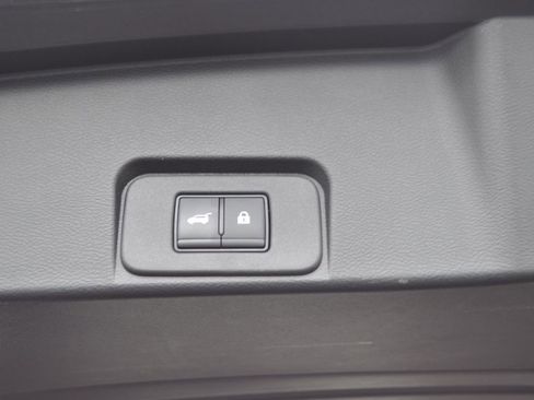 Used 2024 Nissan Rogue SV image 13