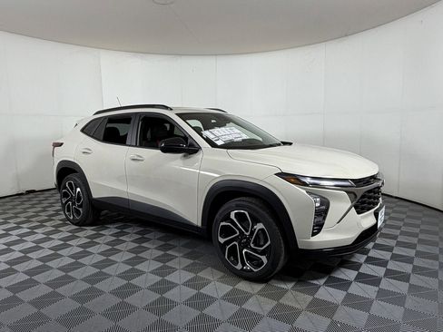 New 2026 Chevrolet Trax RS w/ Sunroof Package image 1