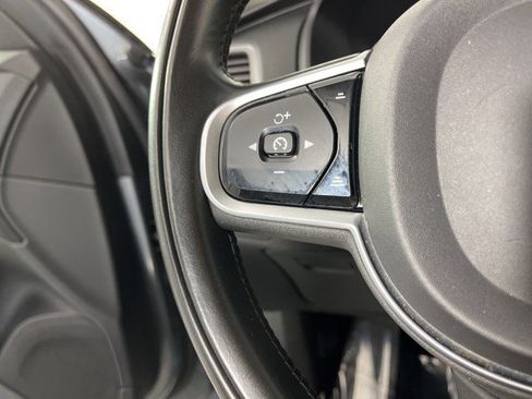 Used 2020 Volvo XC90 T6 Momentum AWD/4WD image 19