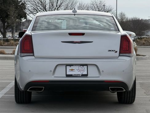 Used 2023 Chrysler 300 S image 5