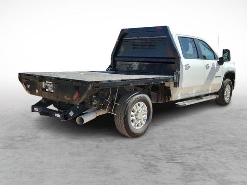 Used 2024 Chevrolet Silverado 2500 LT w/ Convenience Package image 11