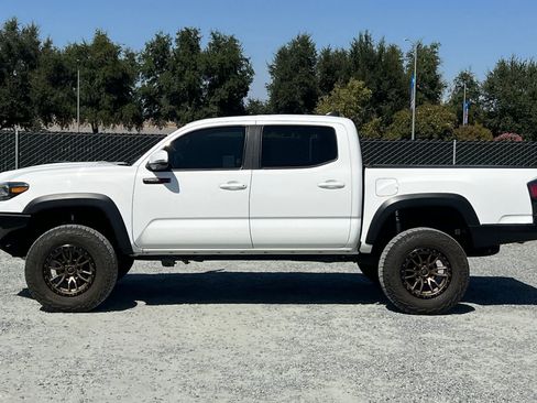 Used 2020 Toyota Tacoma TRD Pro AWD/4WD image 6