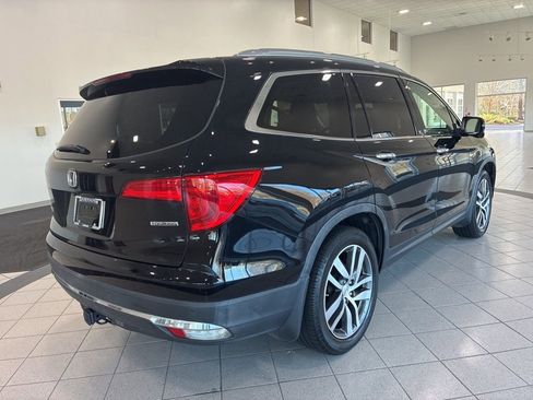 Used 2016 Honda Pilot Touring image 11