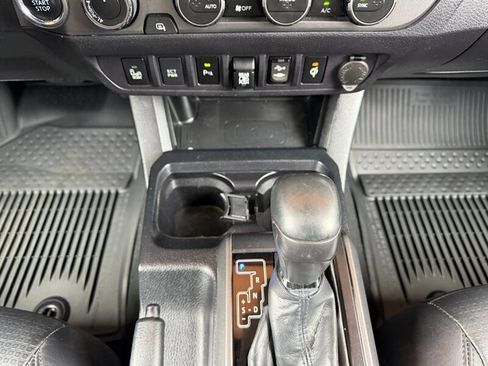 Used 2019 Toyota Tacoma TRD Off-Road image 36