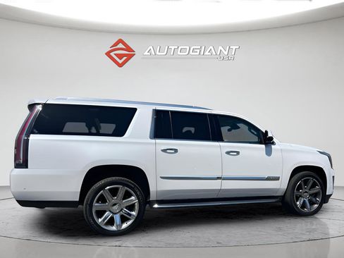 Used 2020 Cadillac Escalade ESV Premium Luxury AWD/4WD image 8
