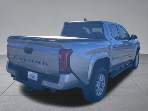 Used 2025 Toyota Tacoma SR5 image 14