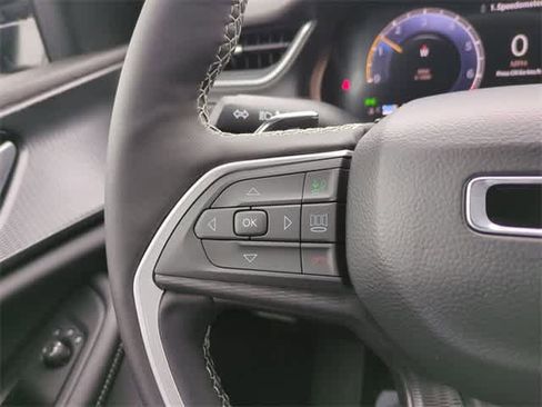 New 2025 Jeep Grand Cherokee L Altitude image 25