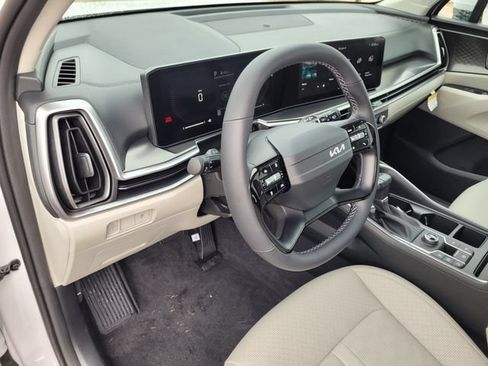 New 2026 Kia Sorento S FWD image 8