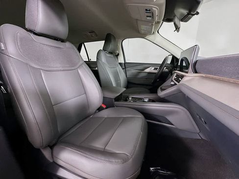 New 2026 Ford Explorer Active w/ Active Comfort Package RWD image 15