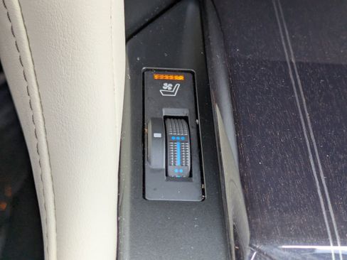 Used 2023 Lexus GX 460 Premium image 23