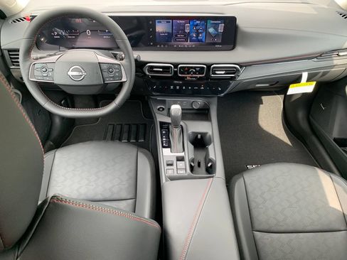 New 2026 Nissan Sentra SR w/ SR Premium Package FWD image 11