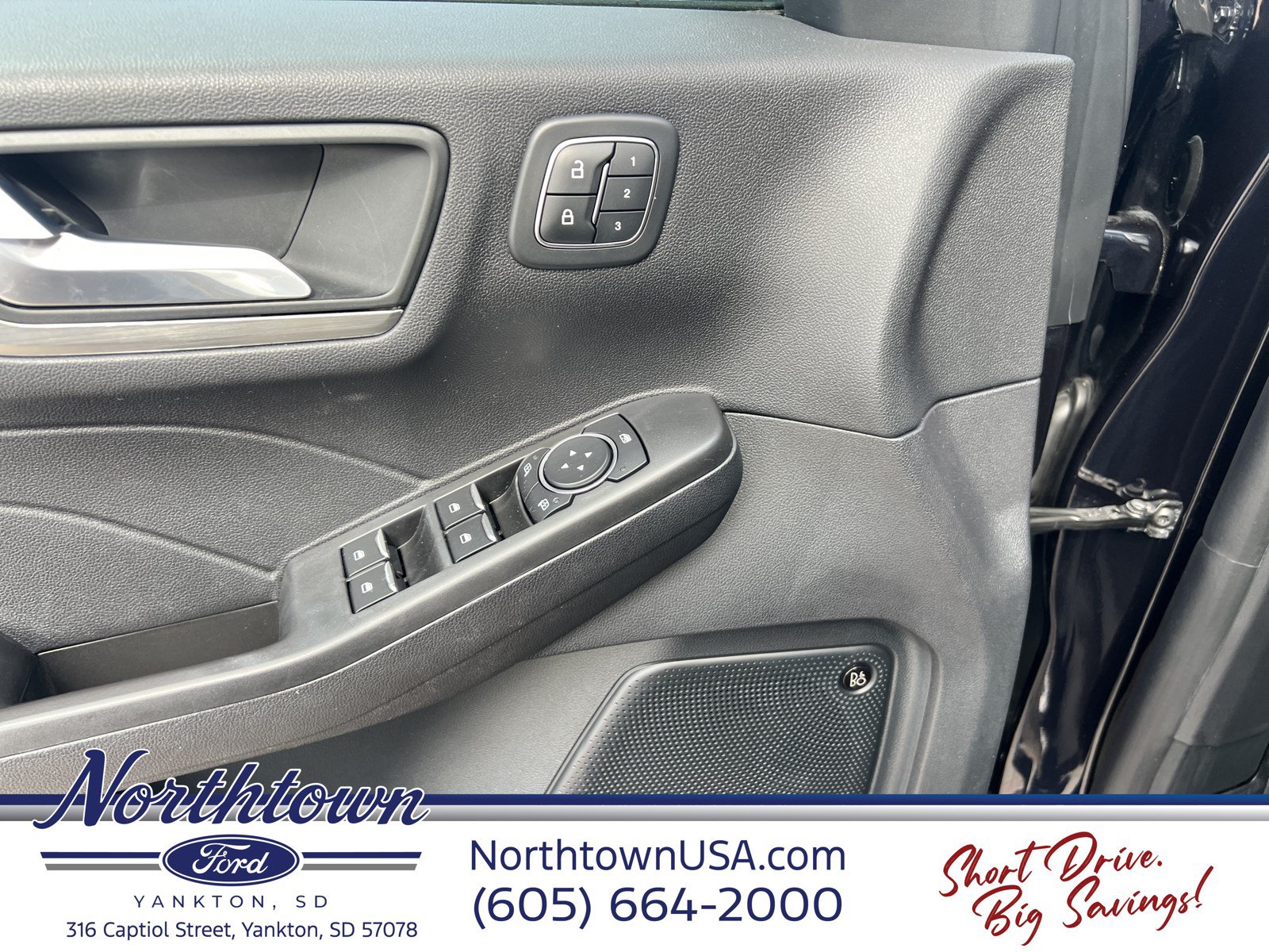 Used 2021 Ford Escape Titanium w/ Class II Trailer Tow Package AWD/4WD image 21