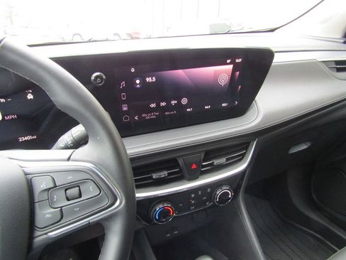 Used 2024 Buick Encore GX Sport Touring w/ Comfort Package image 25