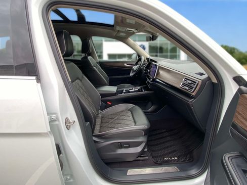Certified 2024 Volkswagen Atlas SEL Premium R-Line AWD/4WD image 30