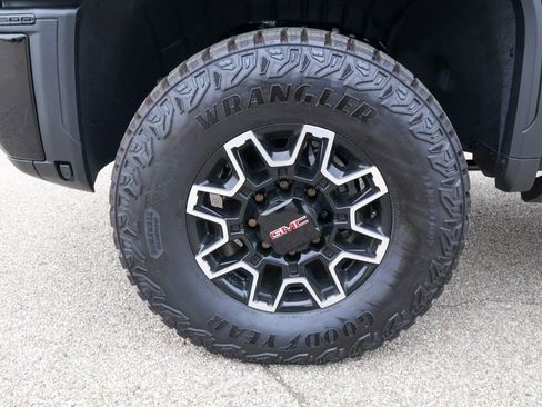 New 2026 GMC Sierra 2500 AT4X w/ LPO, Black Badging Package AWD/4WD image 40