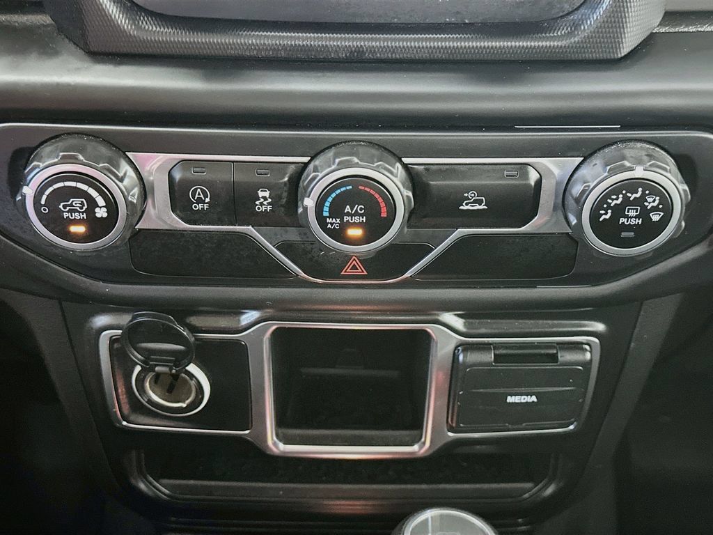 Used 2020 Jeep Gladiator Sport AWD/4WD image 18