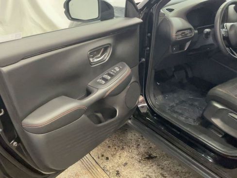 Used 2026 Honda HR-V Sport image 25