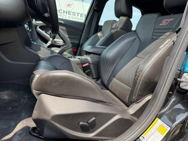Used 2013 Ford Focus ST FWD image 5