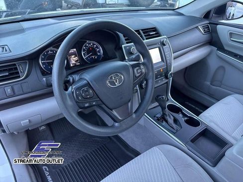 Used 2017 Toyota Camry LE FWD image 15