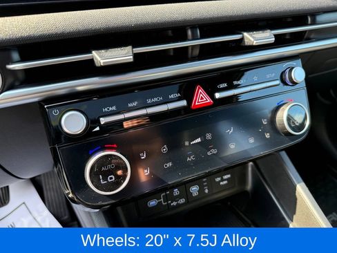 Used 2025 Hyundai Santa Cruz Limited AWD/4WD image 27