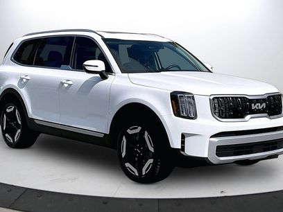 Used 2025 Kia Telluride EX w/ EX Captain's Chair Package