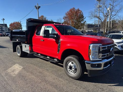 New 2026 Ford F350 XL w/ XL Chrome Package image 3