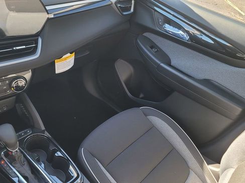 New 2026 Chevrolet TrailBlazer LT w/ LT Cold Weather Package FWD image 22